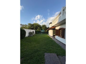 *VENTA - CASA 3 DORM + CONSULTORIO - JESÚS MARA*