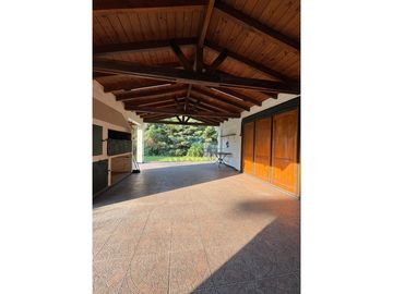 *VENTA - CASA 3 DORM + CONSULTORIO - JESÚS MARA*