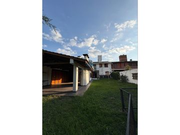 *VENTA - CASA 3 DORM + CONSULTORIO - JESÚS MARA*
