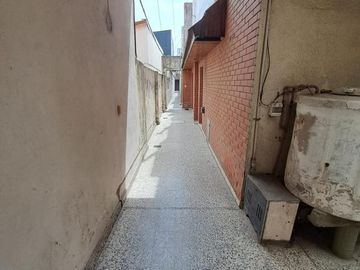 Casa PH en venta en Lanus Oeste