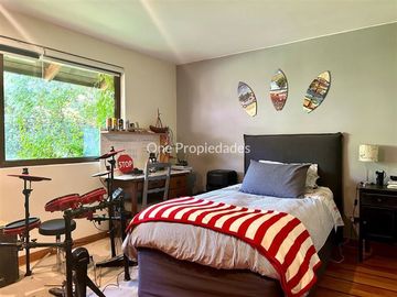 Casa en Venta en Casa Remodelada en Venta | Camino del Yunque | Lo Barnechea | One Propiedades