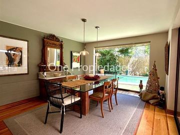 Casa en Venta en Casa Remodelada en Venta | Camino del Yunque | Lo Barnechea | One Propiedades