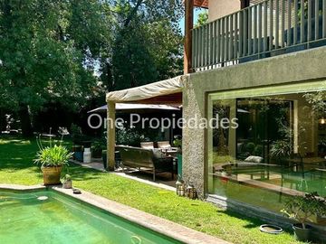 Casa en Venta en Casa Remodelada en Venta | Camino del Yunque | Lo Barnechea | One Propiedades