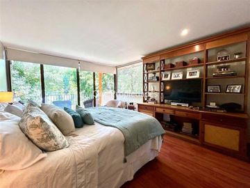 Casa en Venta en Casa Remodelada en Venta | Camino del Yunque | Lo Barnechea | One Propiedades