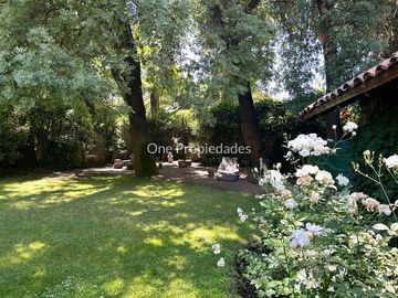 Casa en Venta en Casa Remodelada en Venta | Camino del Yunque | Lo Barnechea | One Propiedades