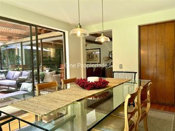Casa en Venta en Casa Remodelada en Venta | Camino del Yunque | Lo Barnechea | One Propiedades