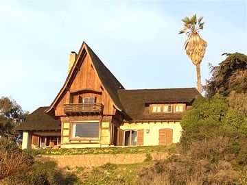 Casa en Venta en Frente a la playa de Zapallar