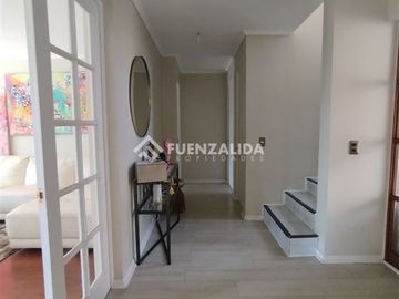 Casa en Venta en Macul Alto/Camino del paisaje