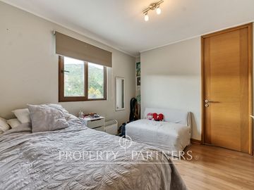 Piedra Roja, casa impecable, a pasos de todo en Chicureo