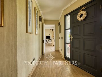 Sector Poniente, excelente casa de 1 piso, recién remodelada en condominio  con excelentes accesos. Agua propia