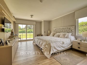 Sector Poniente, excelente casa de 1 piso, recién remodelada en condominio  con excelentes accesos. Agua propia