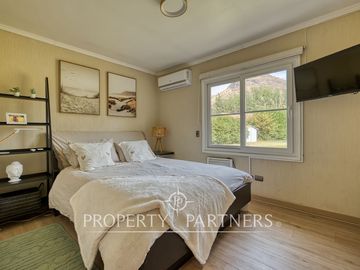 Sector Poniente, excelente casa de 1 piso, recién remodelada en condominio  con excelentes accesos. Agua propia