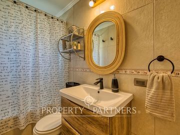 Sector Poniente, excelente casa de 1 piso, recién remodelada en condominio  con excelentes accesos. Agua propia