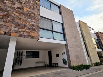 Casa en venta en Pedregal la Carcaña San Pedro Cholula Puebla