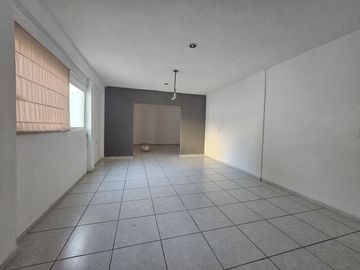 CASA EN VENTA SOBRE AVENIDA PRINCIPAL, CIUDAD CACUEL MERIDA.
