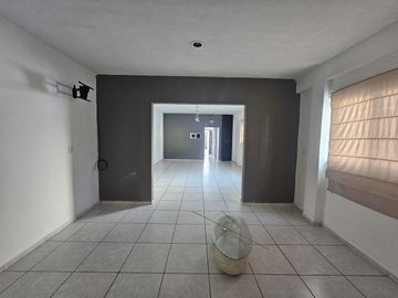 CASA EN VENTA SOBRE AVENIDA PRINCIPAL, CIUDAD CACUEL MERIDA.