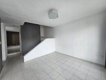 CASA EN VENTA SOBRE AVENIDA PRINCIPAL, CIUDAD CACUEL MERIDA.