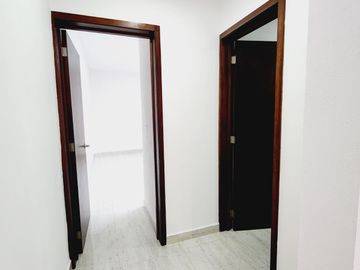 Casa en VENTA recamara planta baja, doble altura LOMAS DE LA RIOJA