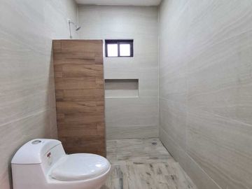Casa en VENTA con doble altura LOMAS DE LA RIOJA