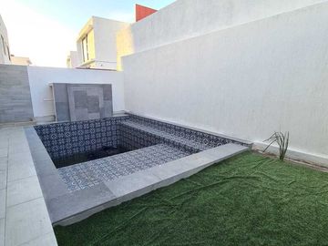 Casa en VENTA con doble altura LOMAS DE LA RIOJA