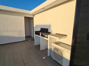 Casa en VENTA con doble altura LOMAS DE LA RIOJA