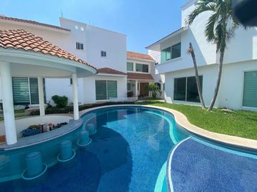 Casa CON ALBERCA en venta en Fracc. Playas del Conchal. ALVARADO, VER.