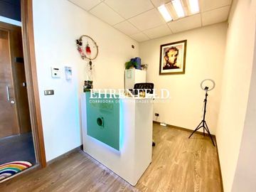Reñaca, Edmundo Eluchans. Oficina de 28 m2.
