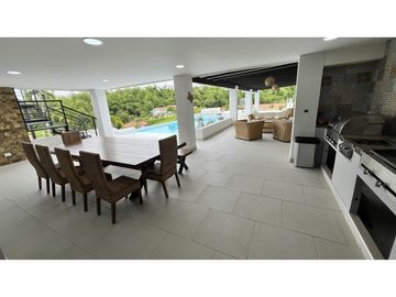 VENTA DE CASA CAMPESTRE EN TEBAIDA, QUINDO, COLOMBIA