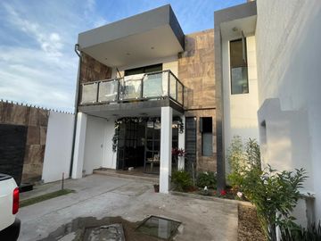 Casa en venta en Banthí, San Juan del Río, Querétaro.