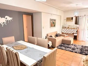 Amplio departamento de 2 dormitorios + dependencia, Laprida al 600, Barrio Norte