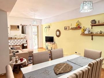 Amplio departamento de 2 dormitorios + dependencia, Laprida al 600, Barrio Norte