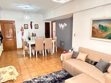 Amplio departamento de 2 dormitorios + dependencia, Laprida al 600, Barrio Norte