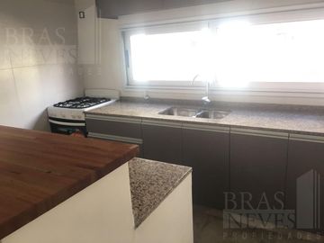 A ESTRENAR !! 3 amb. // SUITE// COCHERA // PARRILLA *  A 6 CUADRAS DE MAIPU