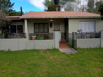 Casa en venta - 2 Dormitorios 1 Baño - San Clemente del Tuyú