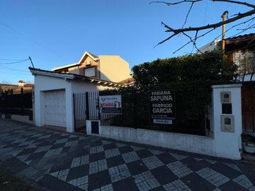 Chalet en Excelente Ubicación, Zona Residencial!!!!! Belgrano 141, Monte Grande.-