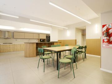 VENTA DEPARTAMENTO DE TRES AMBIENTES EN CABALLITO - BALCON TERRAZA - VISTA ABIERTA - FULL AMENITIES