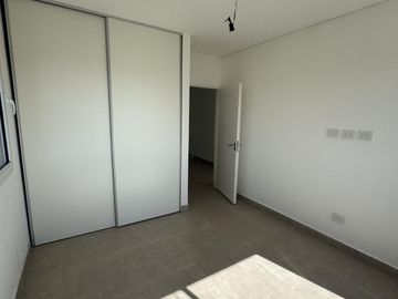 Casa a estrenar en El Canton Golf con Pileta