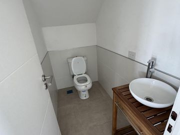 Casa a estrenar en El Canton Golf con Pileta