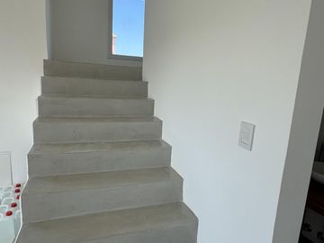 Casa a estrenar en El Canton Golf con Pileta