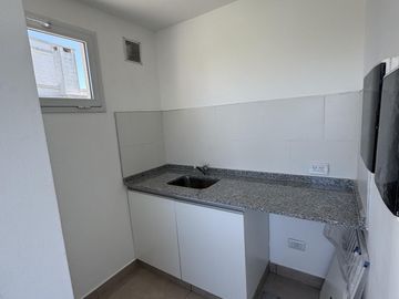 Casa a estrenar en El Canton Golf con Pileta