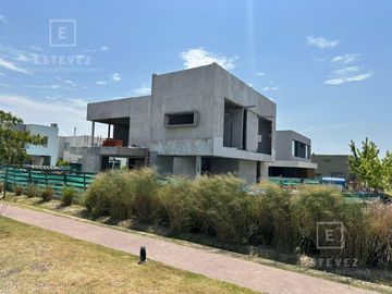 Casa a estrenar en venta, Barrio Cerrado Puertos, Escobar