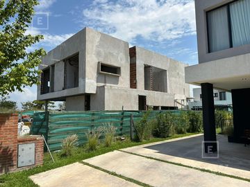 Casa a estrenar en venta, Barrio Cerrado Puertos, Escobar