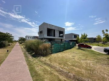 Casa a estrenar en venta, Barrio Cerrado Puertos, Escobar