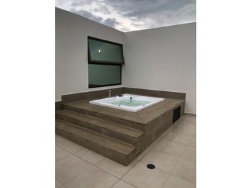 VENDE CASA CON JACUZZI, AL NORTE DE MONTERIA