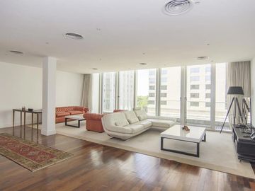 Departamento en  VENTA PUERTO MADERO 3 DORMITORIOS DOS COCHERAS