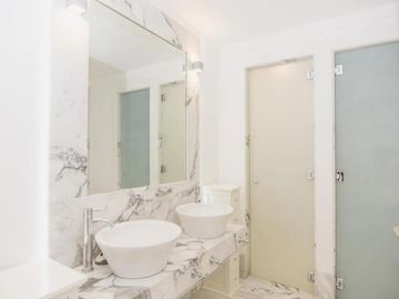 Departamento en  VENTA PUERTO MADERO 3 DORMITORIOS DOS COCHERAS