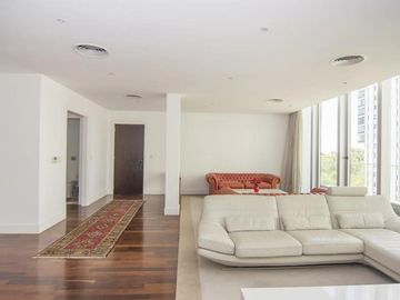 Departamento en  VENTA PUERTO MADERO 3 DORMITORIOS DOS COCHERAS