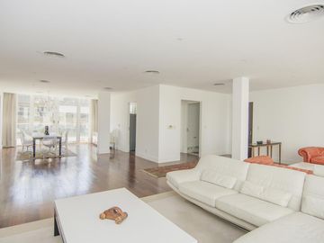 Departamento en  VENTA PUERTO MADERO 3 DORMITORIOS DOS COCHERAS