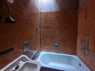 ¡IMPERDIBLE! ¡PH con lote de 8,36x34! En venta y a refaccionar