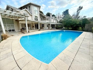 Casa en Venta en Canning 5 dormitorios doble lote